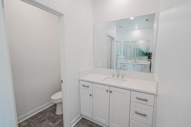 Building Photo - Five Points - 2 Bedroom Townhome for Rent in Valencia.