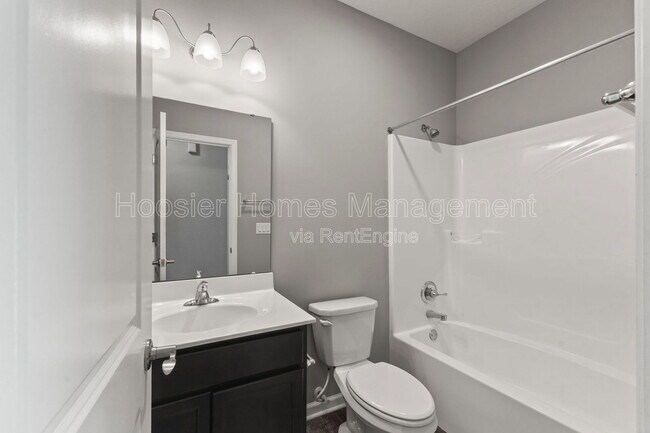 Building Photo - 556 Dylan Dr