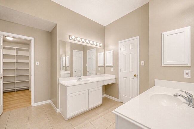 Building Photo - 24210 Schivener House Ln