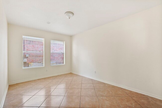 Building Photo - 16342 Blue Rock Springs Dr