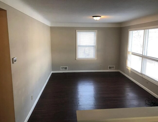 Building Photo - 1400-1402 Arlington Ave E