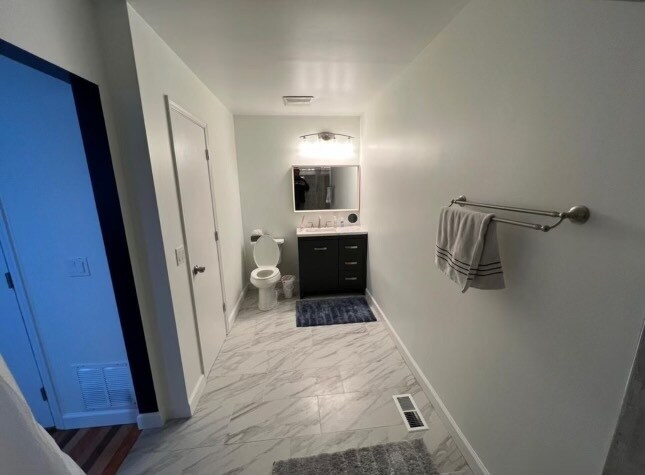 Building Photo - 54 Carolyn Ln