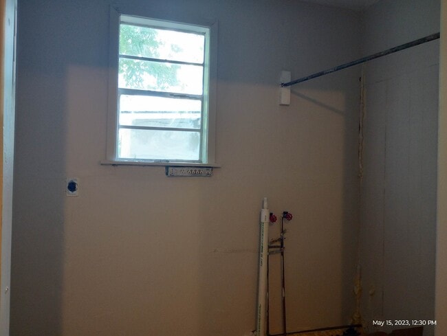 Building Photo - 5312 Packard St