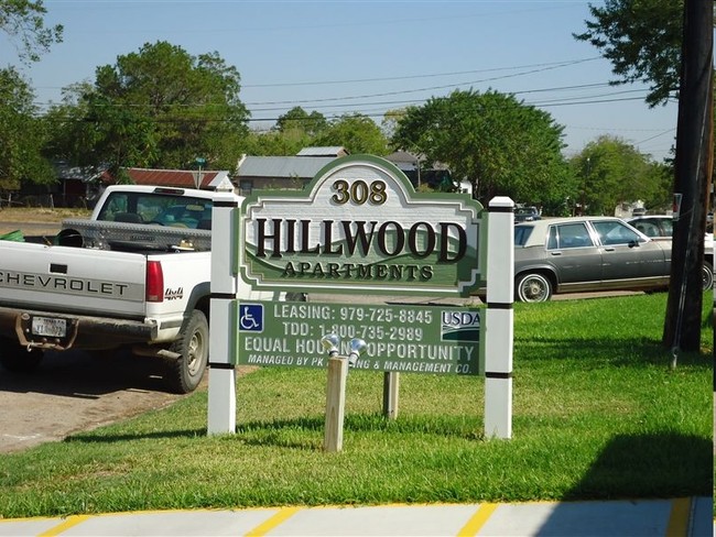 Building Photo - Hillwood Apartments