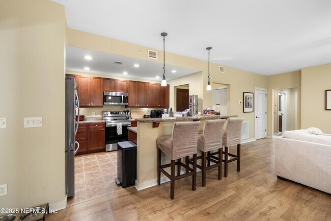 Building Photo - 945 Registry Blvd