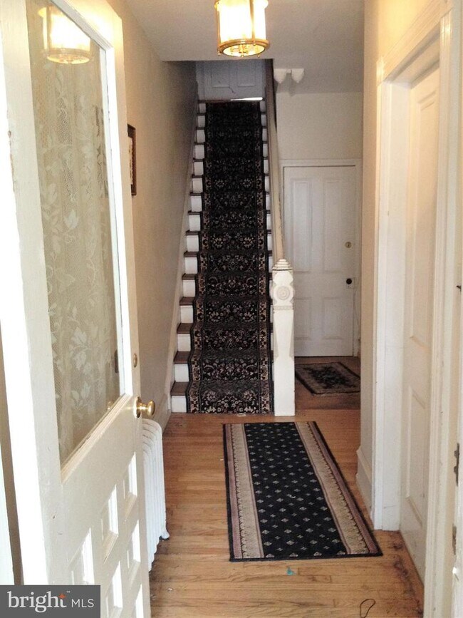 Building Photo - 302 S Darlington St