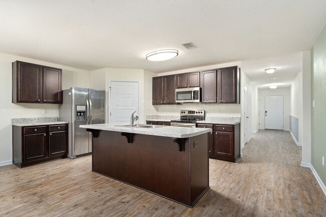 Building Photo - 515 E Marigold Dr