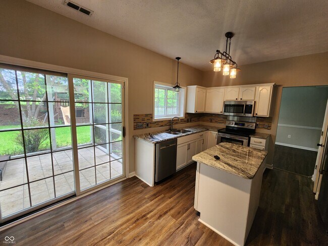 Building Photo - 14504 Cherry Ridge Rd