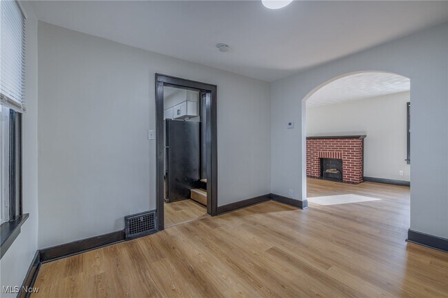 Building Photo - 849 Glenn St