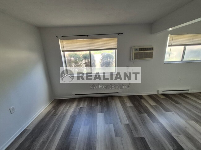 Building Photo - 922 Highland Ave