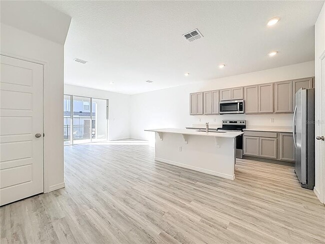 Building Photo - 2645 Olympic Ct