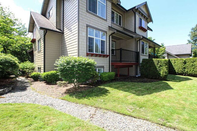 Building Photo - 13824 N Creek Dr