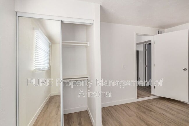 Building Photo - 1538 W Fillmore St