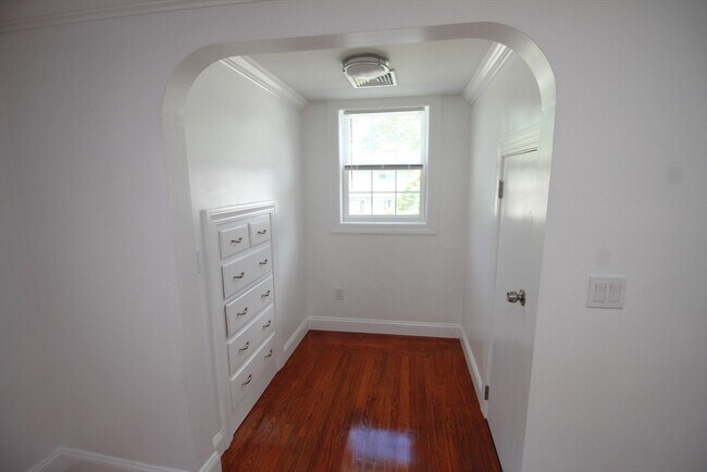 Building Photo - 96 Walnut Ln