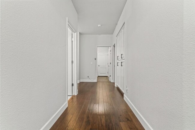Building Photo - 2921 Garzellis Way