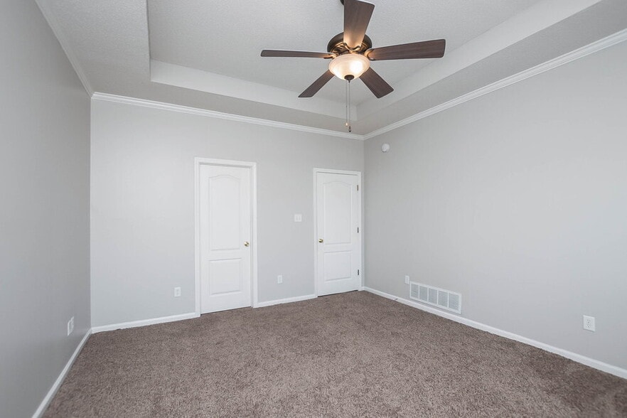 Building Photo - 8426 Linda Shore Cove