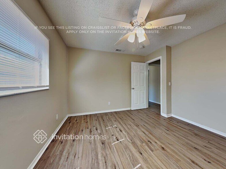 Building Photo - 2989 Kenilwick Dr S