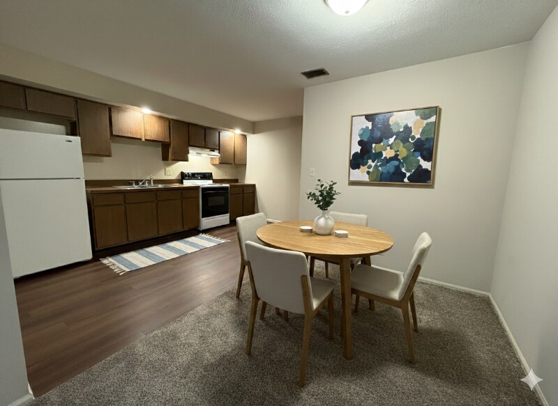 Building Photo - 1128 Amherst Dr