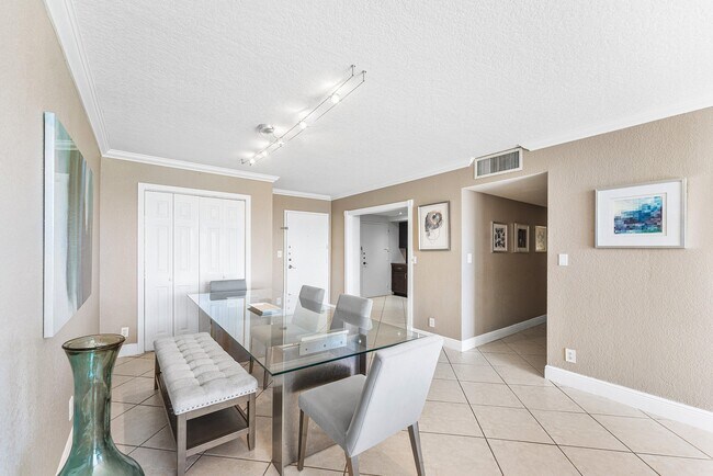 Building Photo - 1600 S Ocean Dr