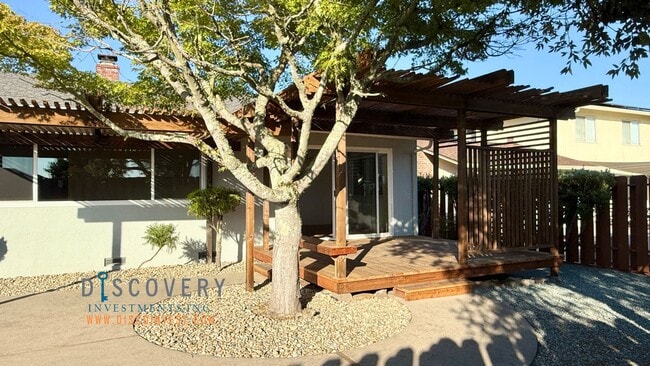 Building Photo - Modern Ranch-Style Retreat in the Oakland ...