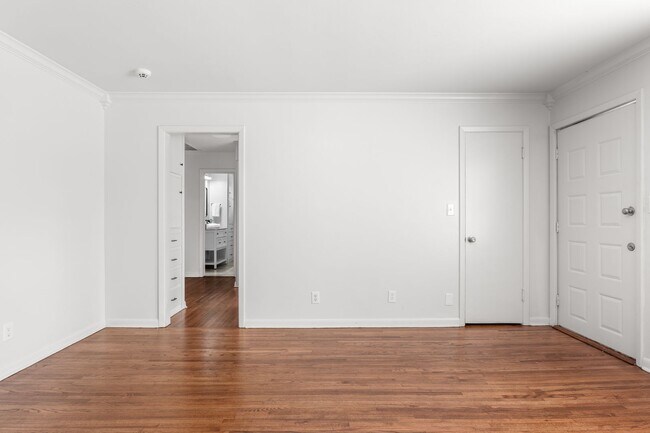 Building Photo - 3BR/1BA Home with W/D Hookups + Holiday Move-In Special $150 !!