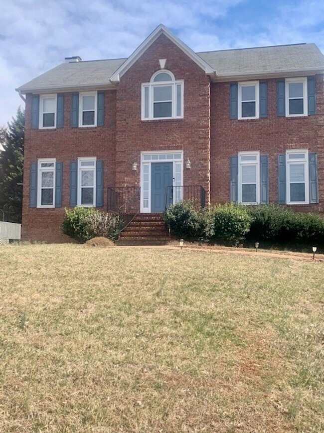 Building Photo - Beautiful 3 Bedroom 3.5 Bath Brick Home fo...