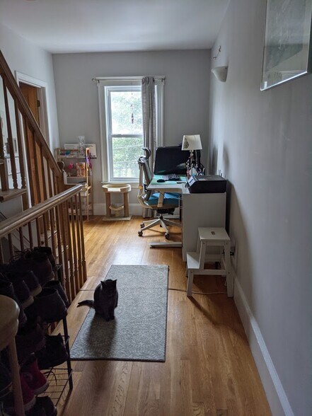 Building Photo - 18 Otis St
