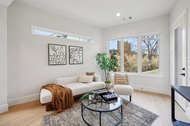 Building Photo - 3845 Van Ness Ln