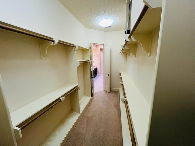 Building Photo - 4310 Floyd St