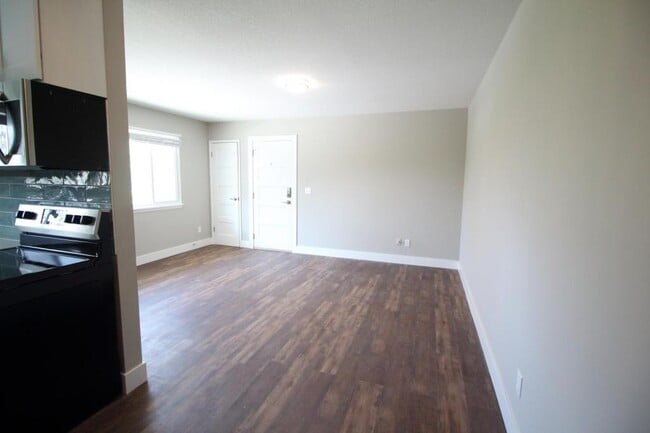 Building Photo - 6000 Metcalf Ln