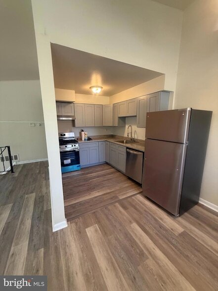 Building Photo - 1336 E Upsal St