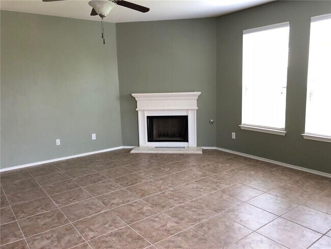 Building Photo - 18713 Falcon Pointe Blvd