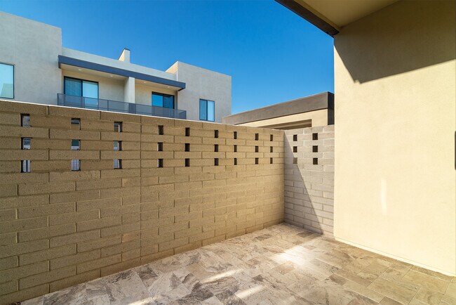 Back Patio - 901 S Smith Rd