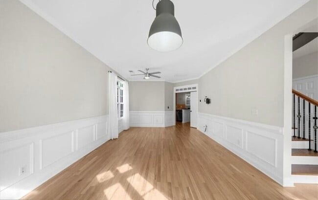 Building Photo - 164 Greenview Dr