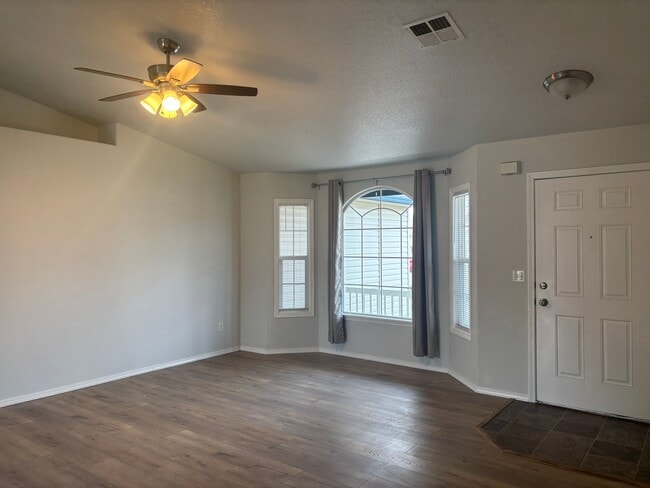 Building Photo - 339 E Bay Owl Dr