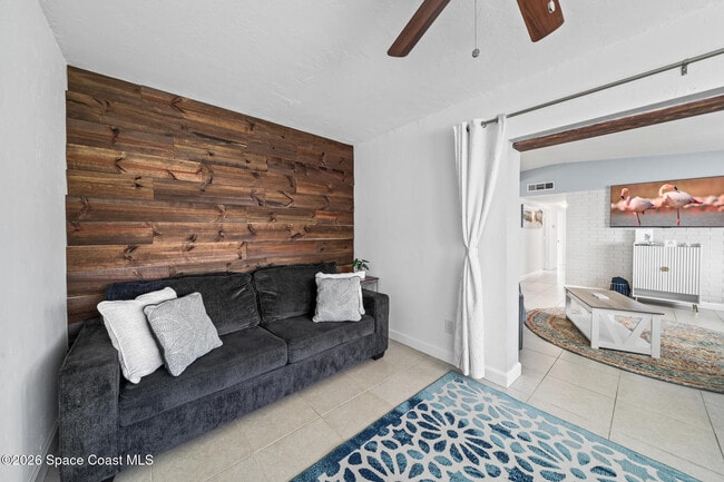 Building Photo - 295 Spruce Ave