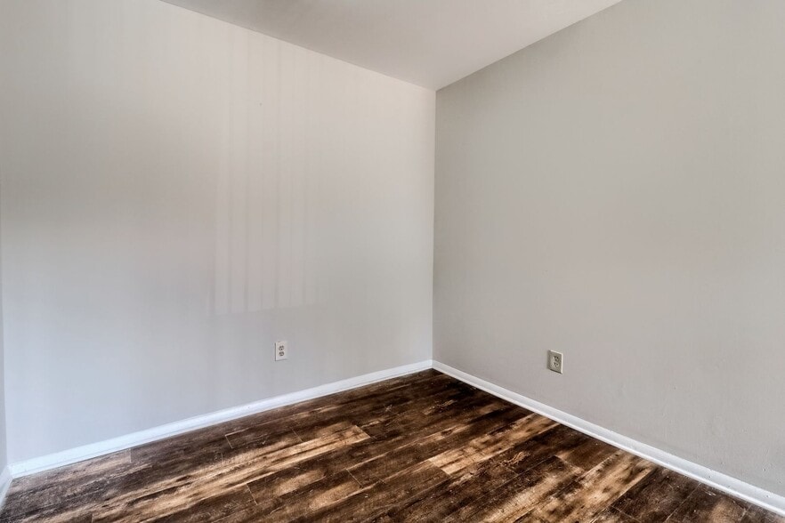 Building Photo - 1000 Sandlin Pl