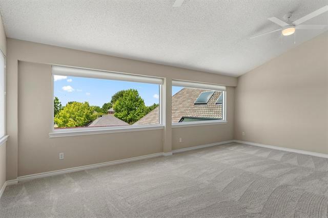 Building Photo - 209 Carriage Hill Ln