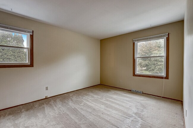 Bedroom 3 6825 - 6825 S Juniper Dr