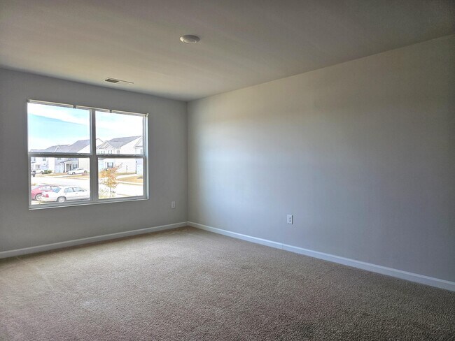Building Photo - 1319 Birch Cir