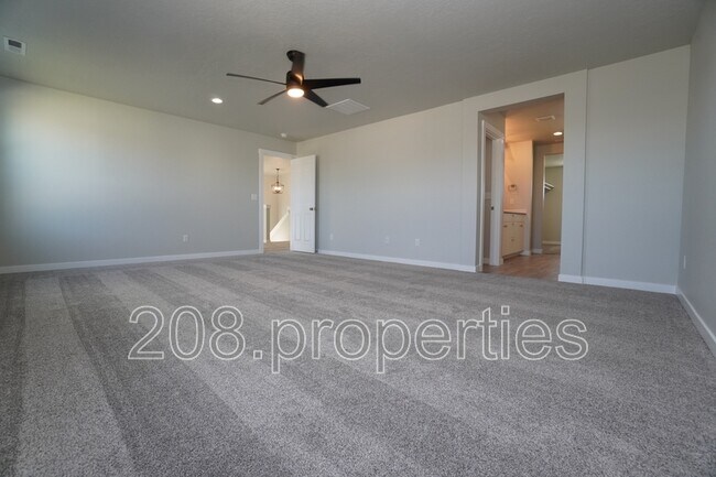 Building Photo - 1218 W Bass River Dr