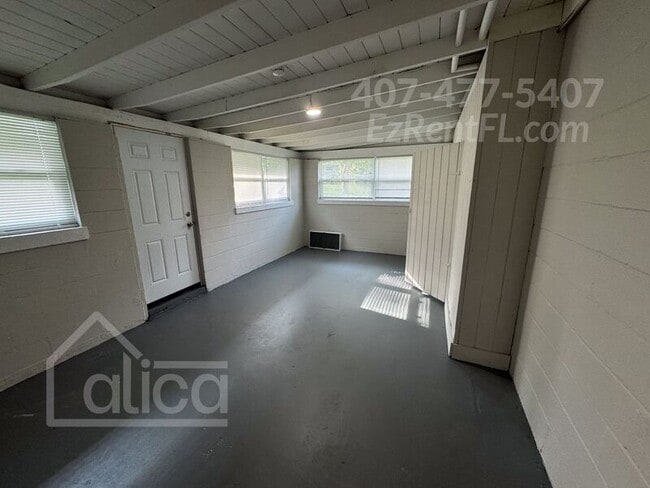 Building Photo - 7935 India Ave
