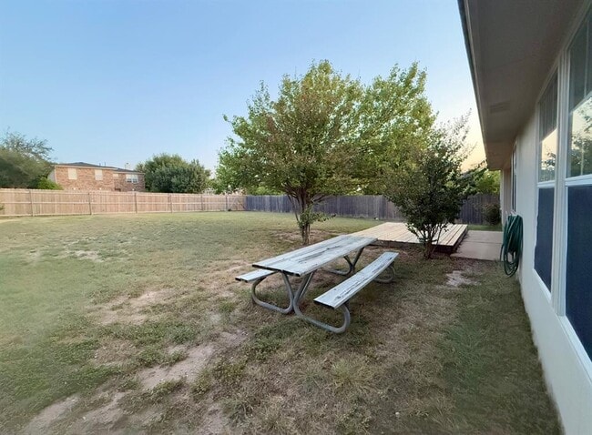 Building Photo - 1502 Woodstone S