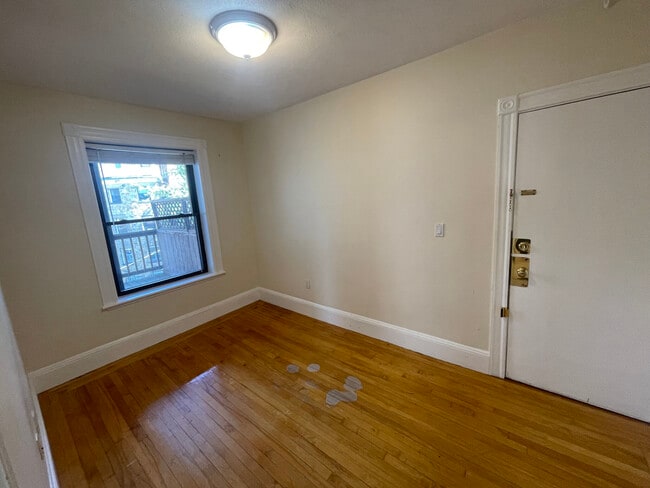 Building Photo - 12 Dean Rd