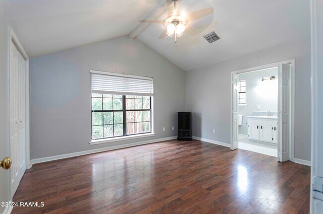 Building Photo - 308 Burdin Rd