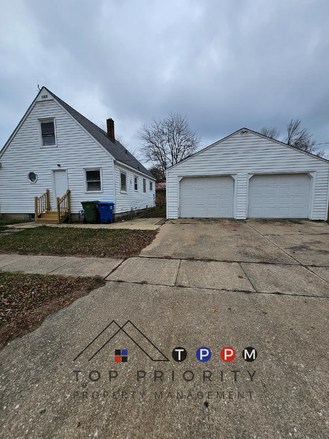 Building Photo - 3 Bedroom | 1 Bathroom Single Family Home ...