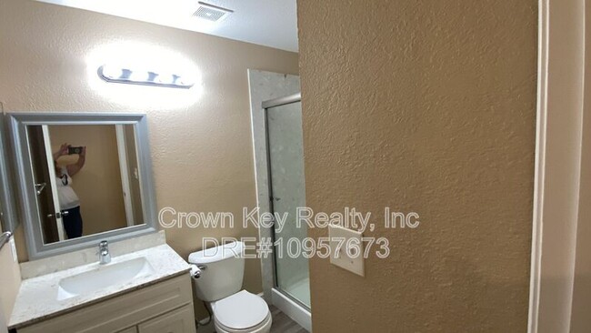 Building Photo - 1550 Griffith Pl