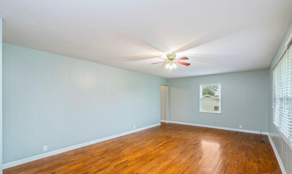 Building Photo - 8520 Garrison Drive
