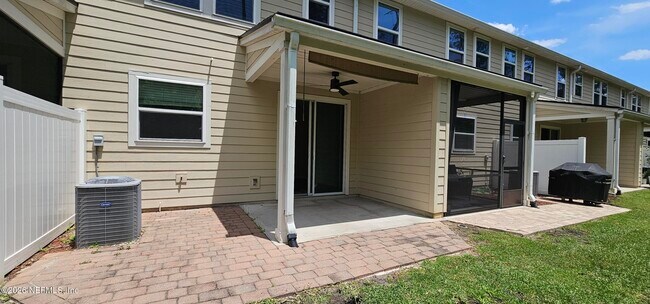 Building Photo - 221 Richmond Dr