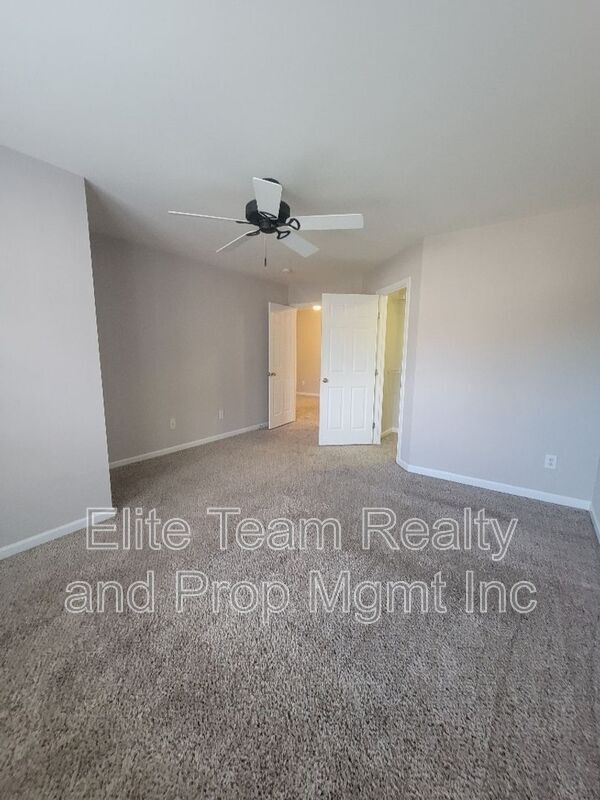 Building Photo - 2339 Whitford Ln